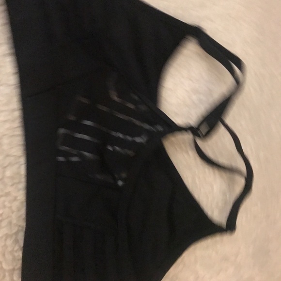 PINK Victoria’s Secret Sports Bra - Picture 2 of 3